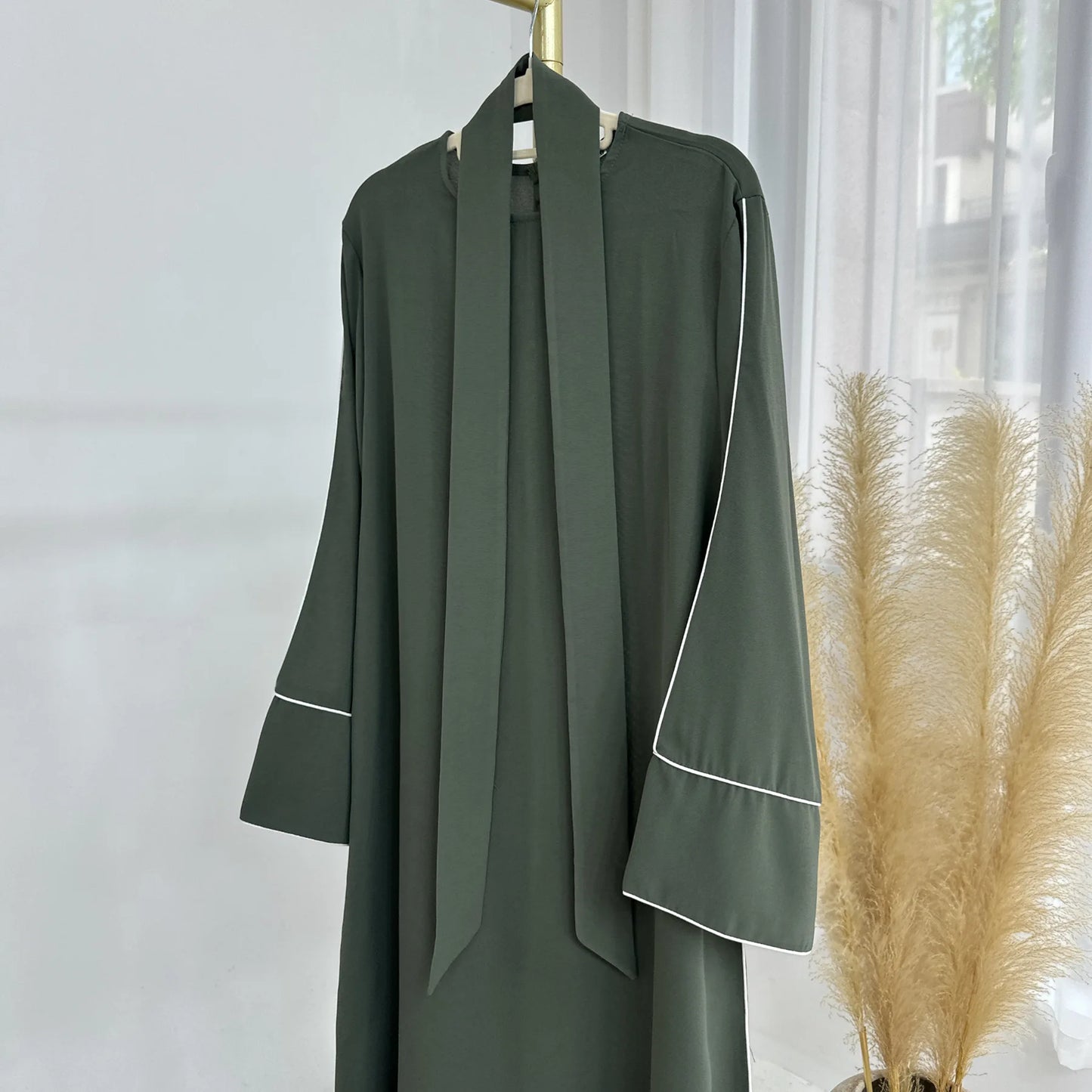 Eid Plain Closed Abaya Dress Silk Velvet Abayas for Women Dubai Luxury Muslim Modest Dresses Islamic Clothing Kaftan Hijab Robe
